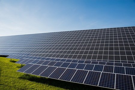 photovoltaic-491702_640